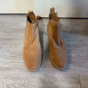 Women’s Tan Suede Chelsea Boots